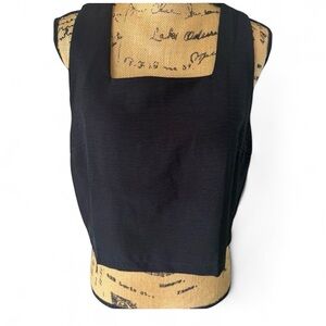 Black Sleeveless Square Neck Cropped Top - Size L